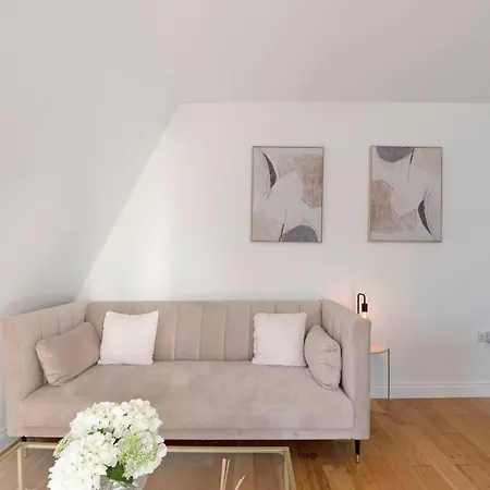 Spacious One Bed Loft Apartment Birchanger Exterior photo