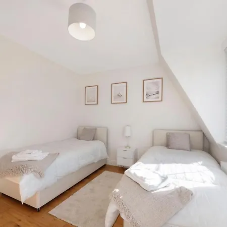 Spacious One Bed Loft Apartment Birchanger Exterior photo