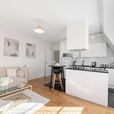 Spacious One Bed Loft Apartment Birchanger Exterior photo